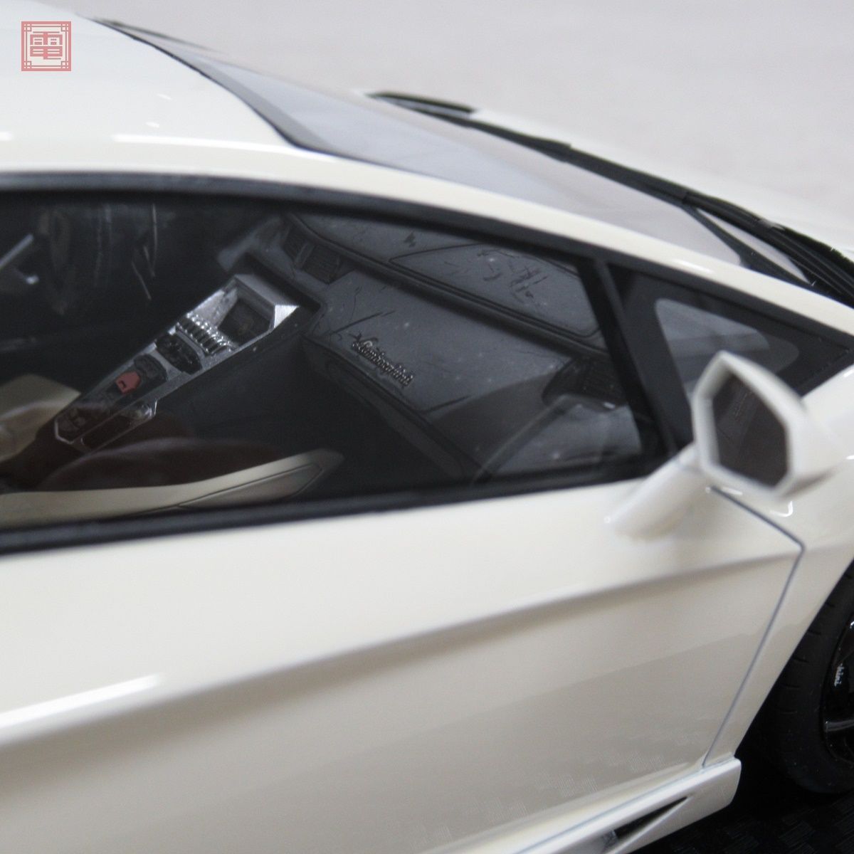 FrontiArt 1/18 ランボルギーニ アヴェンタドール LP700-4 ホワイト Lamborghini Aventador【20の画像10