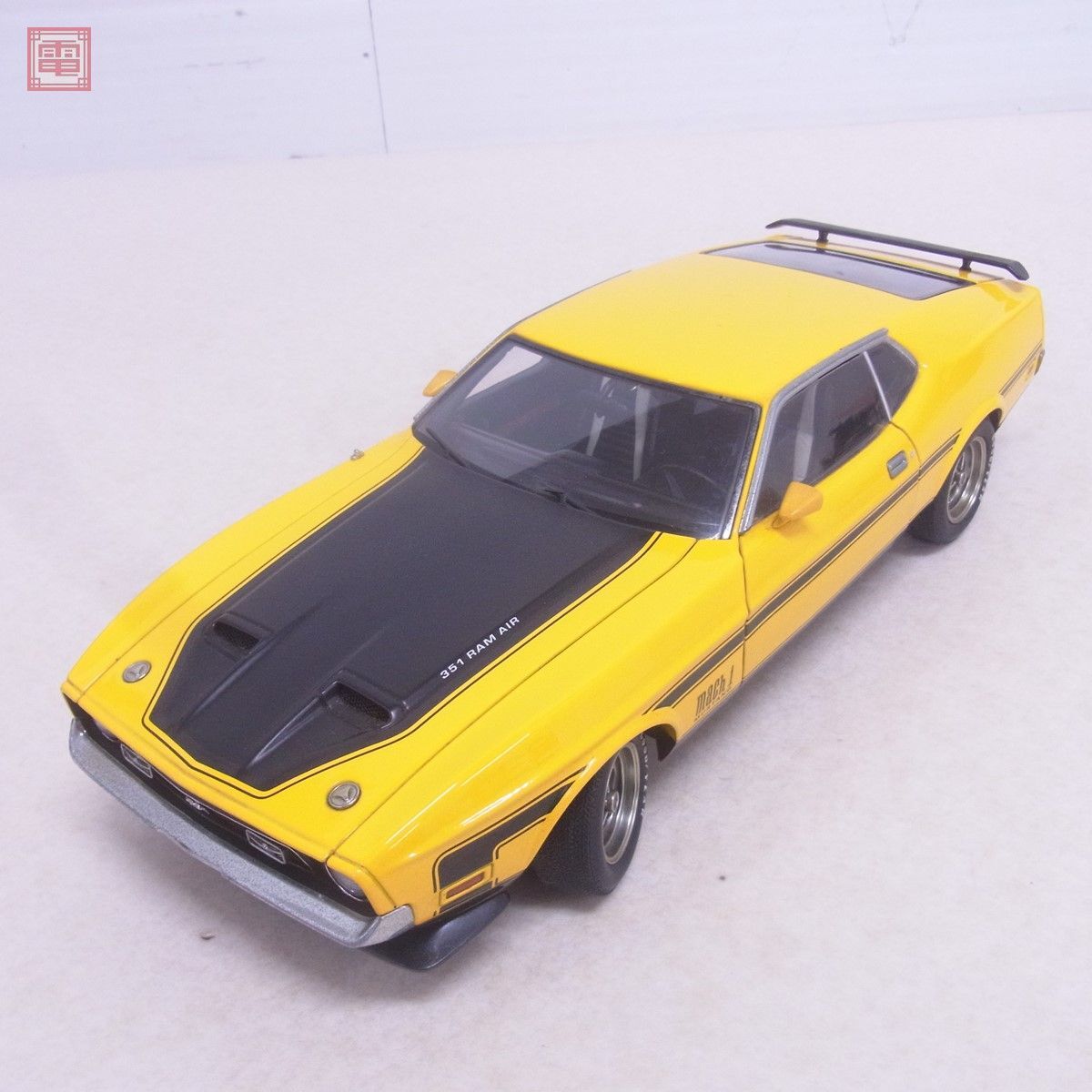 オートアート 1/18 フォード マスタング マッハI FASTBACK 71 イエロー No.72821 AUTOart FORD MUSTANG MACH【20の画像4