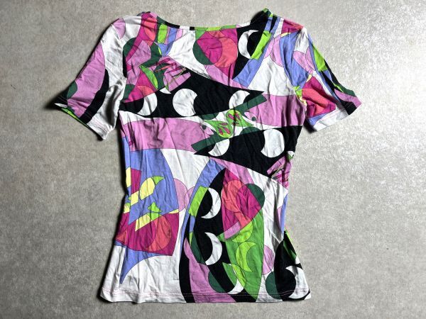 イタリア製◆EMILIO PUCCI◆プッチ柄のデザイン総柄カットソー　ハイブランド　高級ブランド　Ｔシャツ　エミリオプッチ_画像2