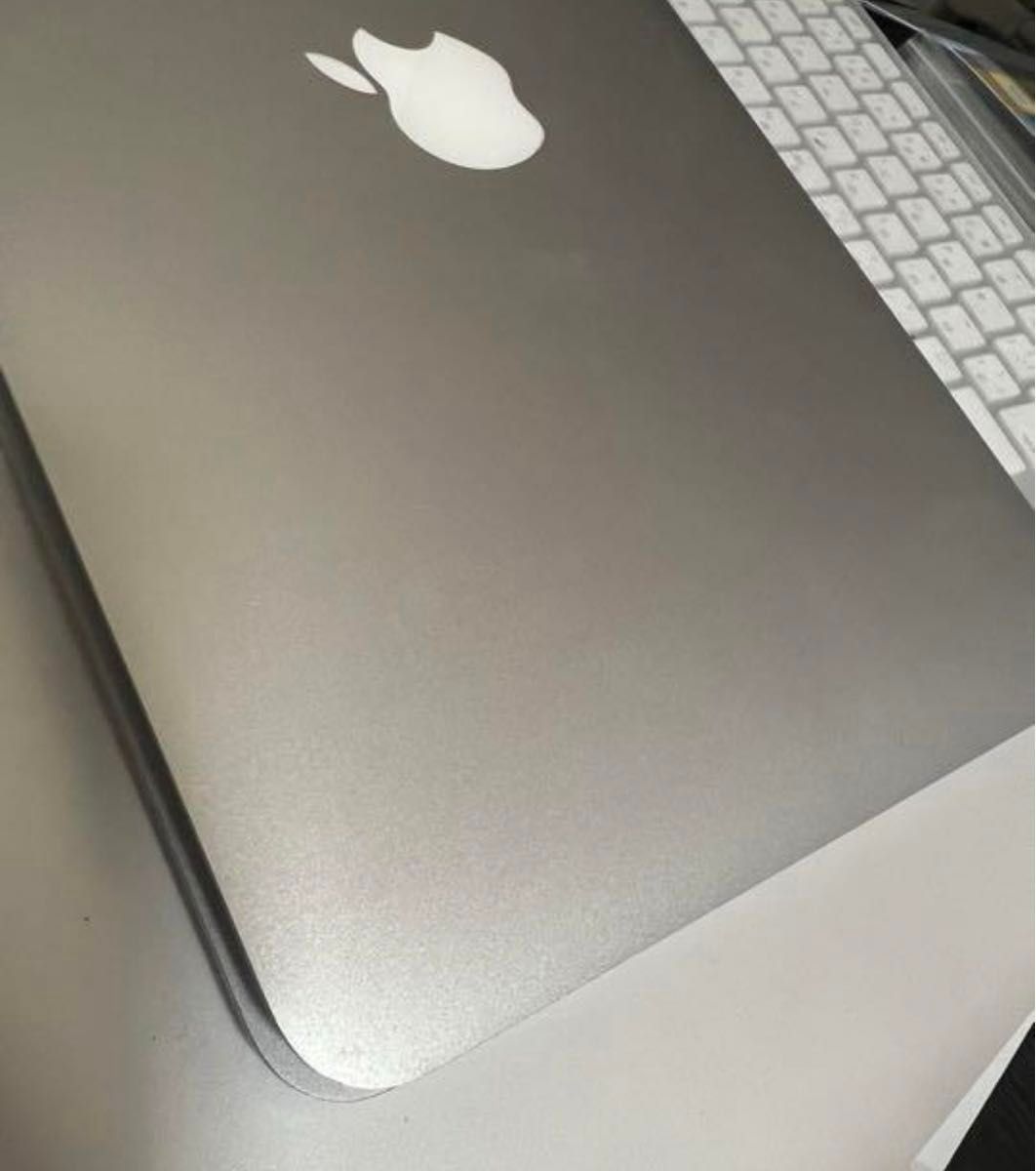 週末セール:MacBook Air 2015 11インチ　4gb 128gb Office2019付