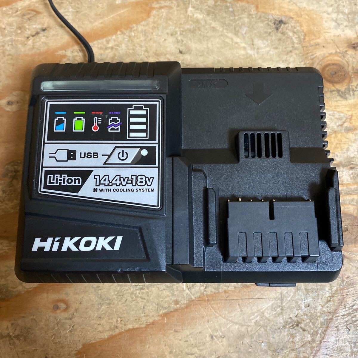 Hikoki ハイコーキ 急速充電器 UC18YDL 14.4V 18Ｖ 36Ｖ マルチボルト USB端子付 電動工具 ツール 中古品☆送料520☆レ+_画像2