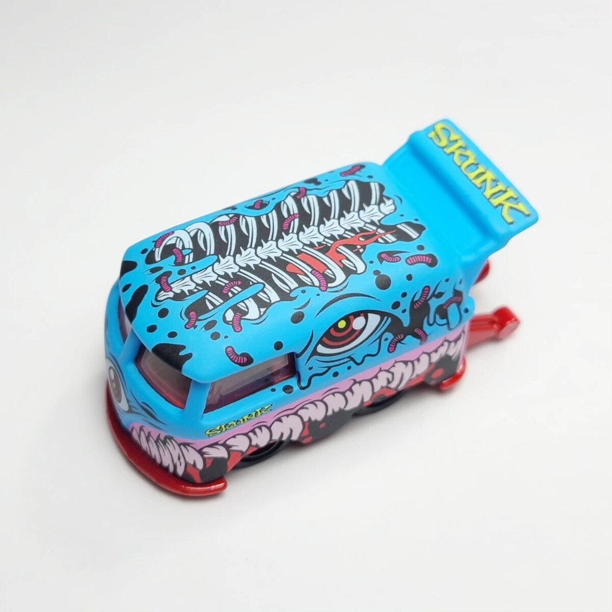 1%er Die-cast Skunk custom / KOOL KOMBI Custom Monster design BLUE version / hotwheels ホットウィール_画像6