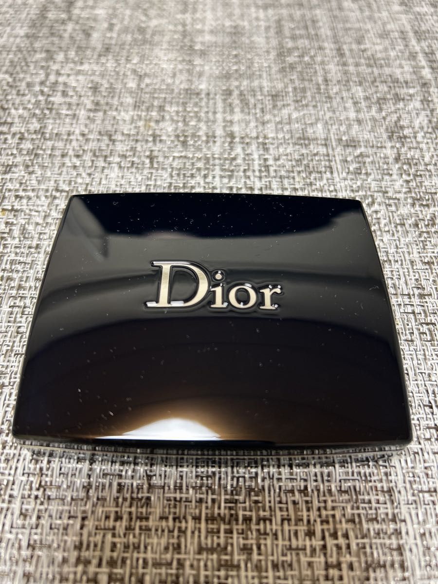 ディオール　トリオ ブリック パレット 643 ピュア ペダルズ　　Dior アイシャドウ