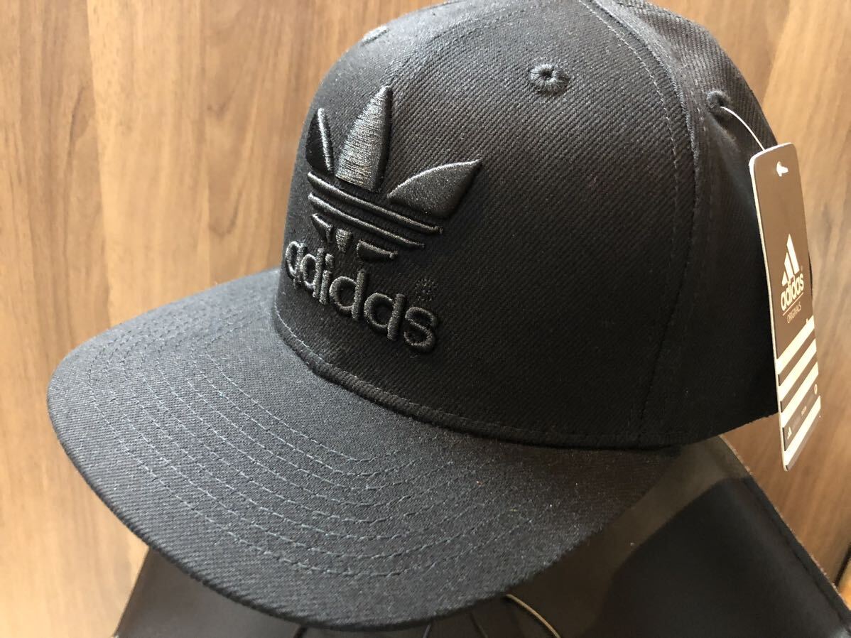 アディダス adidas 帽子 黒 ブラック刺繍入　フリーサイズ　Cap キャップ　_画像1