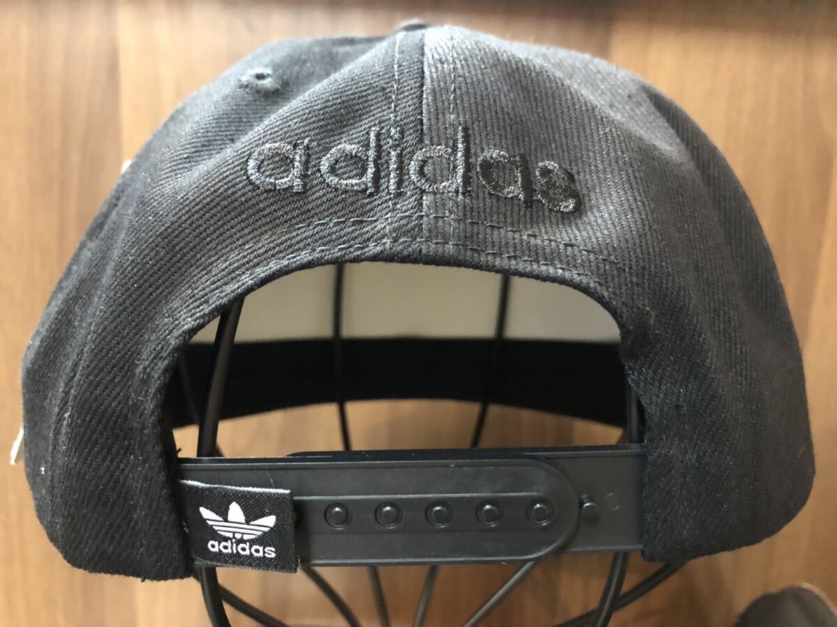 アディダス adidas 帽子 黒 ブラック刺繍入　フリーサイズ　Cap キャップ　_画像4