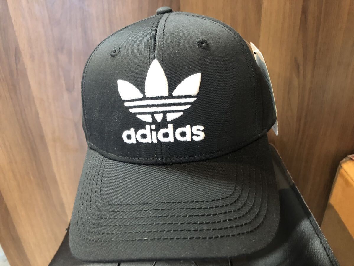 adidas CAP アディダス　帽子 白刺繍入　ブラック　黒系　フリーサイズ　キャップ　_画像3