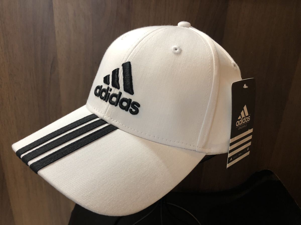 adidasアディダス　キャップ　帽子　Cap 白　黒刺繍入フリーサイズ　_画像3