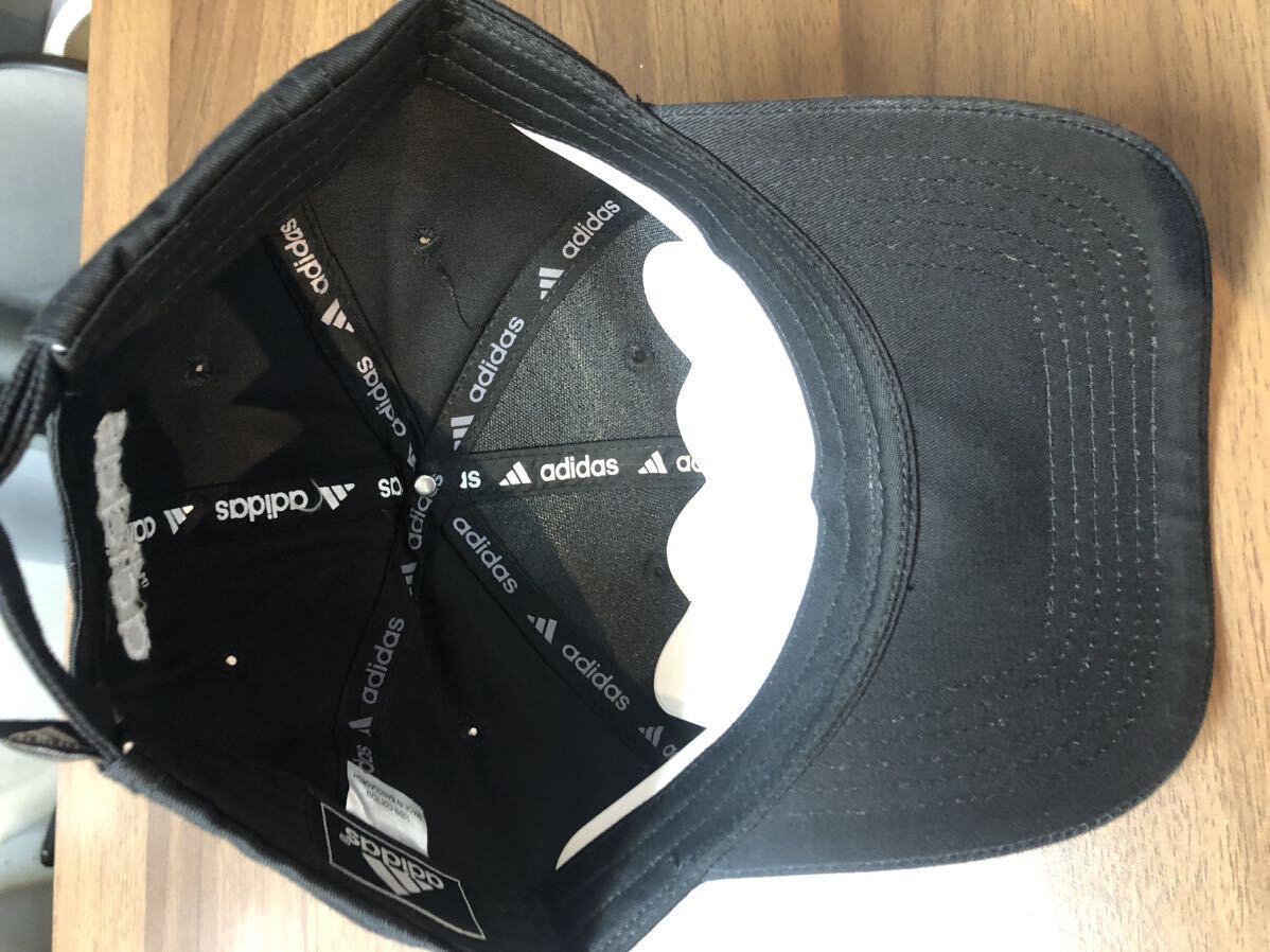 アディダス　adidas ブラック　キャップ　帽子　フリーサイズ　_画像5