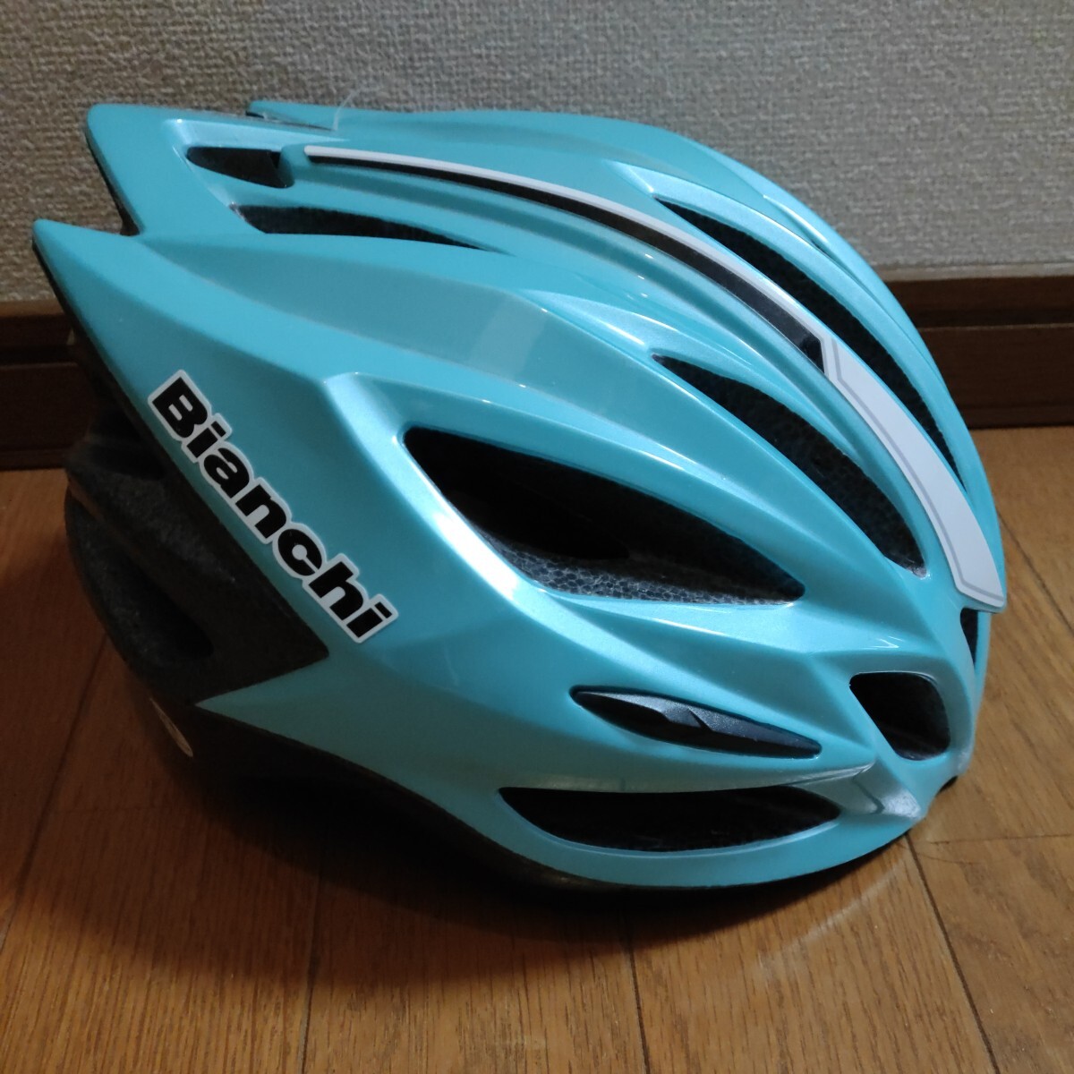 美品Bianchi TRANFI OGK kabuto ヘルメット S/Mサイズ ビアンキ 自転車 ロードバイク クロスバイク オージーケーカブト OGK カブト_画像3