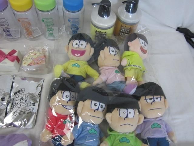 【同梱可】中古品 アニメ おそ松さん のみ クリアボトル スリッパ ぬいぐるみマスコット ネックレス 等 グッズセット_画像4