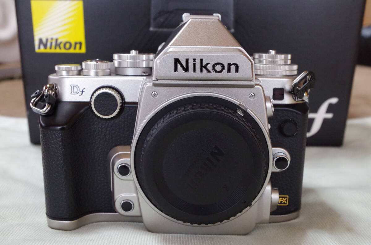 ☆Nikon Dfボディ☆シルバー☆極上品☆おまけ付_画像1