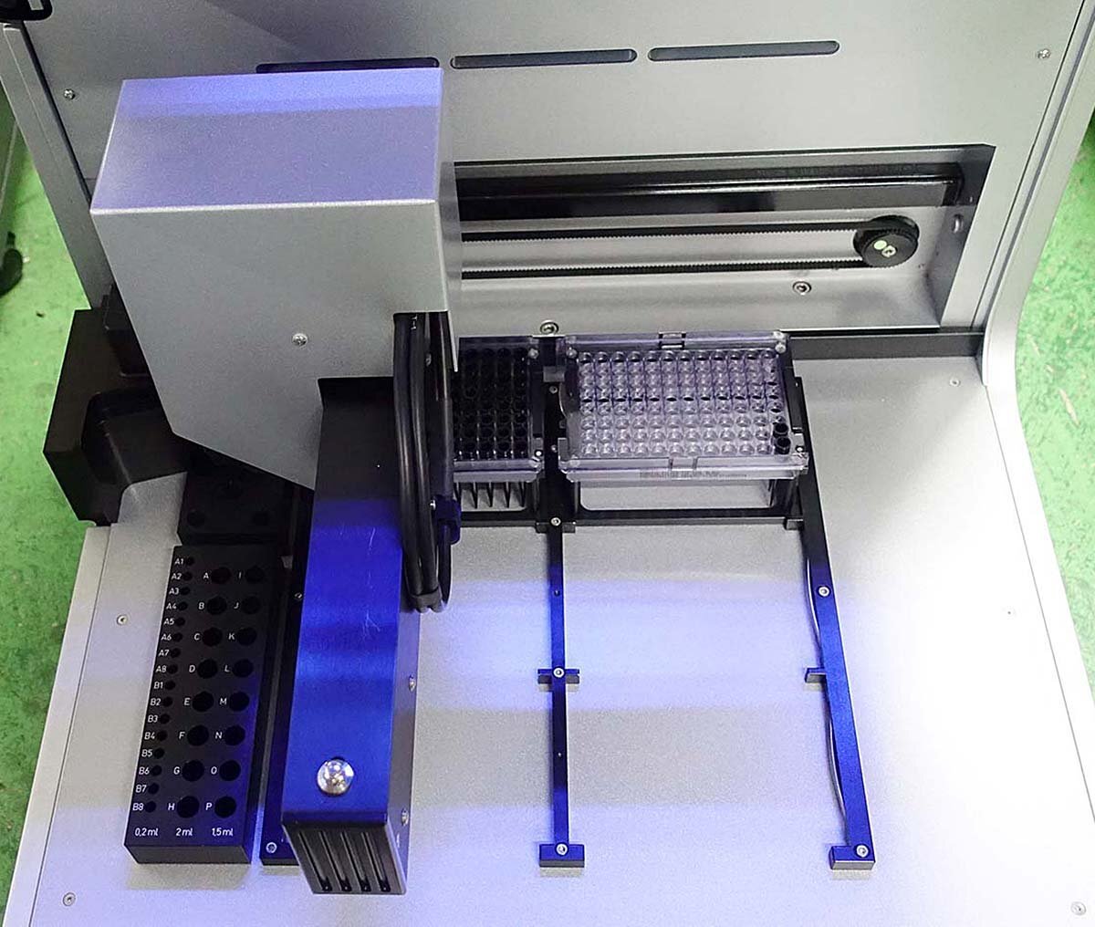 日通アローBOX 現状渡し 通電確認 QIAGEN QIAgility リアルタイム自動PCR装置 HEPA キアゲン 装置 分析 理化学 研究 実験 DNA S032608_画像4