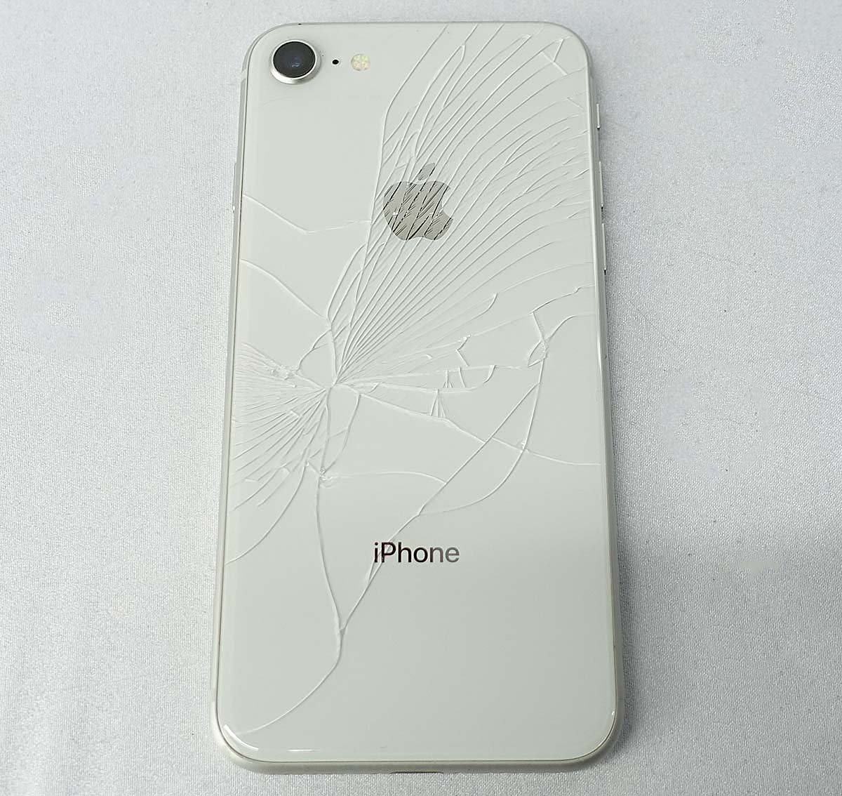 レターパックプラス SIMロック解除 利用制限◯ 本体割れ Apple iPhone8 64GB MQ792J/A シルバー アップル 携帯電話 スマートフォン S030716_画像2
