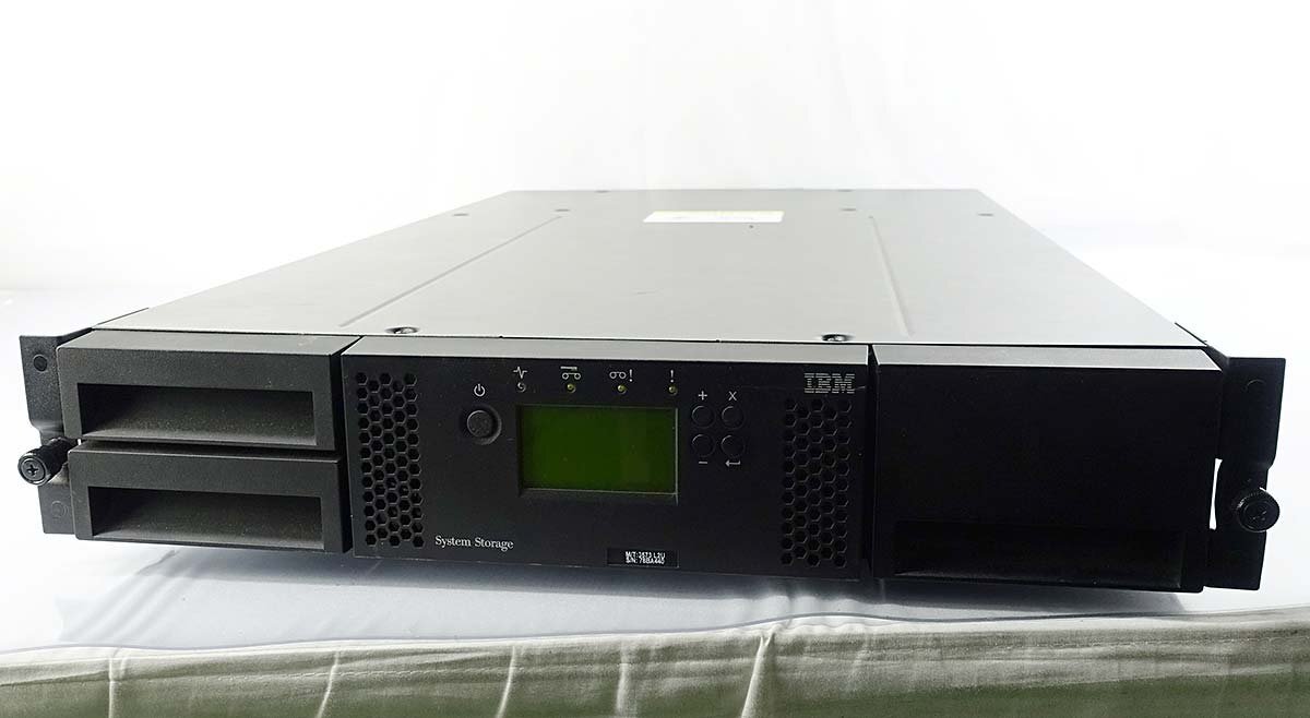 訳あり LTO6 IBM System Storage TS3100 テープ ライブラリー 3573L2U 18R1106 ドライブ ラック サーバー サーバ loader S032213の画像1