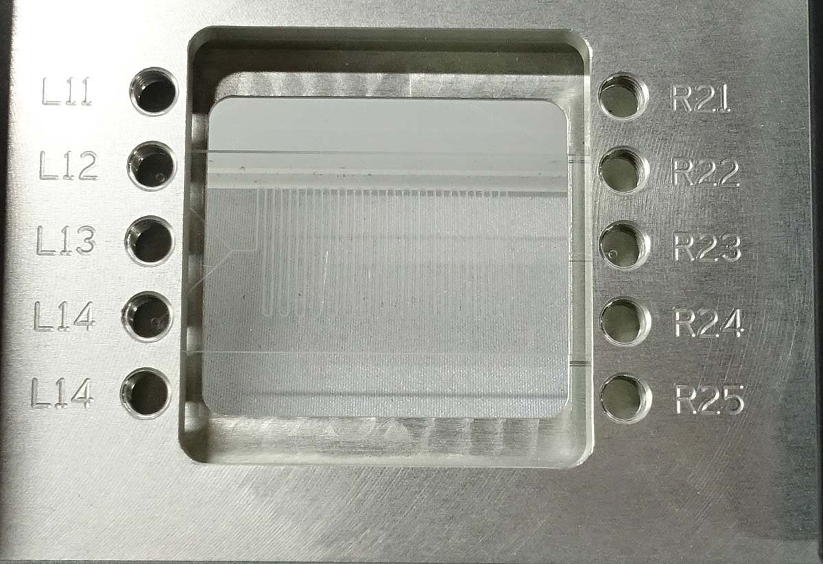 レターパックプラス SIMTech AHQ 010 Standard Microfluidic Chipholder マイクロ流体チップ ホルダー 理化学 研究 実験 分析 試験 S031902_画像3