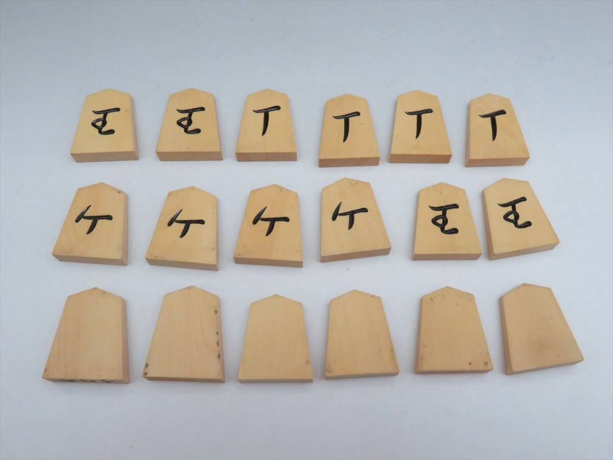 ** natural ... natural tree shogi record pair attaching legs attaching .. attaching approximately 5.8 size thickness / approximately 17.8cm weight / approximately 8kg wooden mountain on work . shogi piece carving piece summarize **