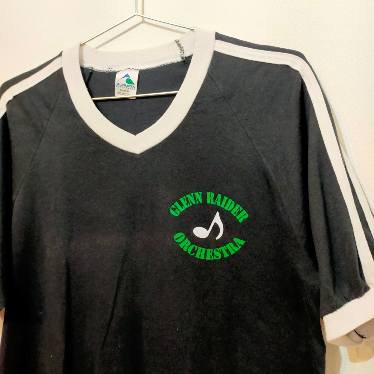 古着　augusta sportswear　半袖Ｔシャツ　リンガーＴシャツ　Vネック　90s　00s_画像3