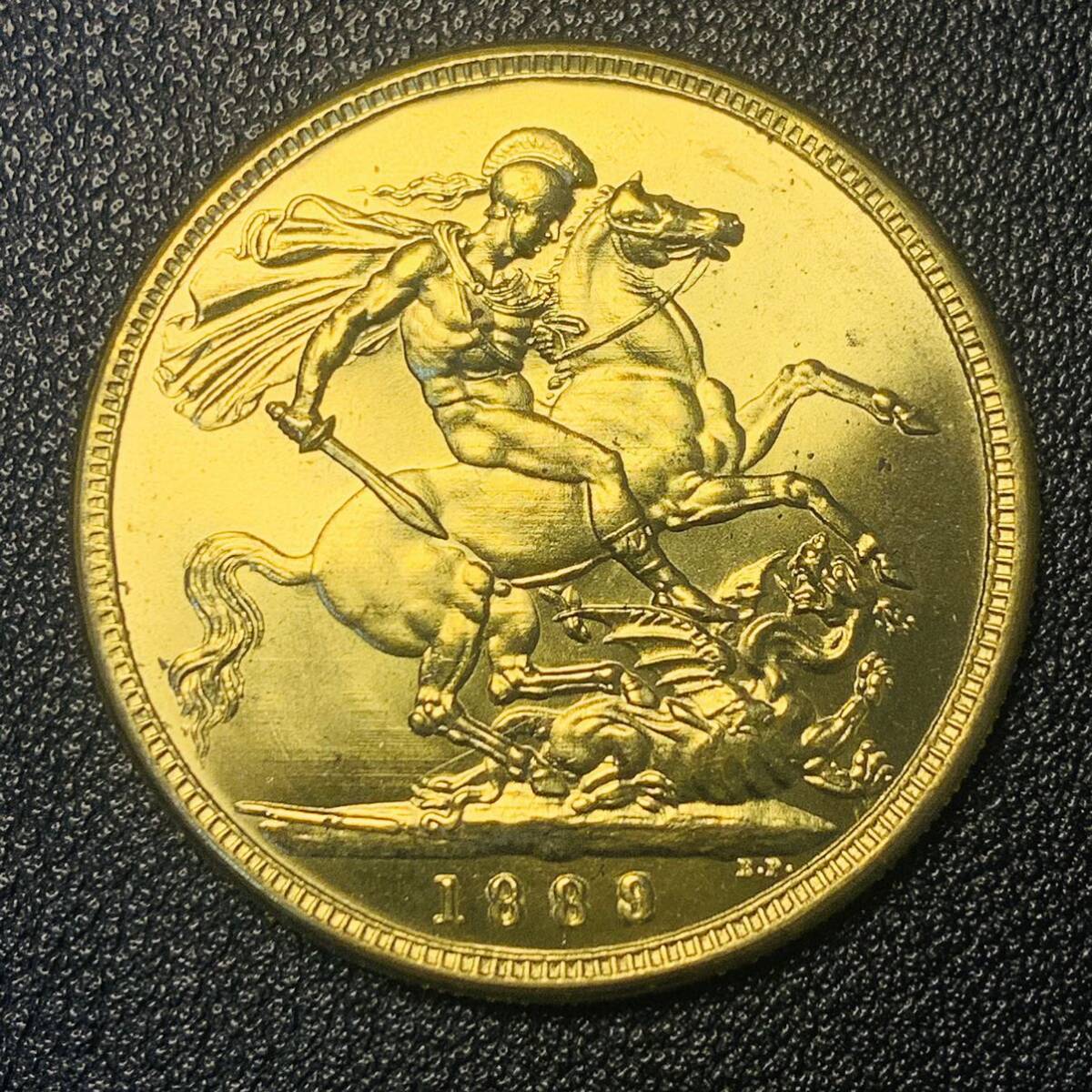金貨　古銭　1889年　 イギリス　ヴィクトリア女王　竜殺し　クラウン　コイン　硬貨_画像1