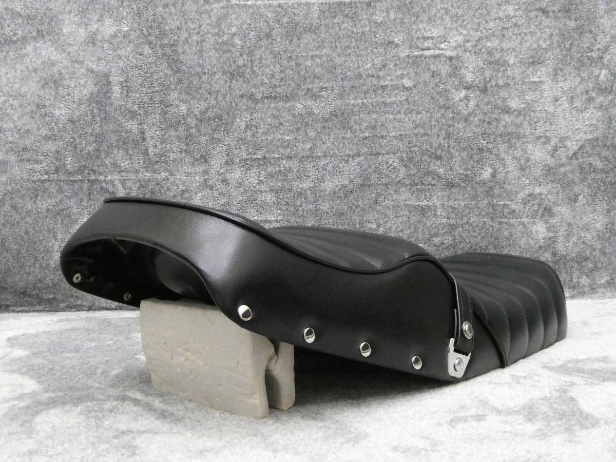 Z650 black leather tack strike . tuck roll seat / The pa-KZ650... pulling out tack step seat deformation tandem exterior tuck roll .... company length 