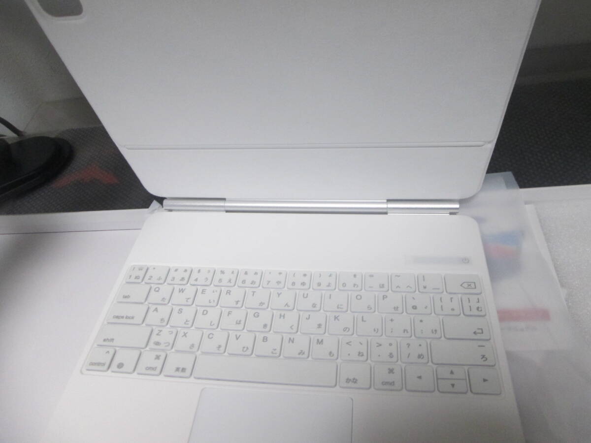 EAMPANG マジックキーボード ipad pro 12.9インチ ホワイト 新品同様の画像3