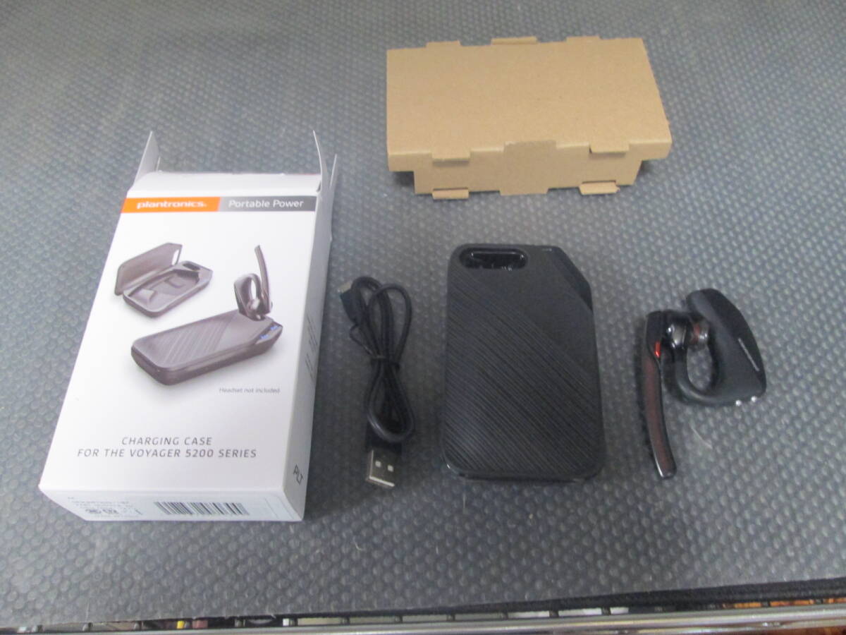 plantronics Poly Voyager 5200 ヘッドセット / 充電ケース セット 連続通話6時間の画像1