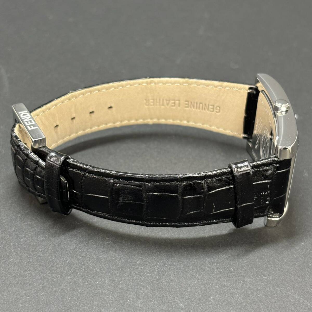 094846-01　フェンディ　FENDI　033-7000G-352　クォーツ　スモセコ　SS×革ベルト　ベルト正規品　メンズ腕時計　黒文字盤　1円～_画像7