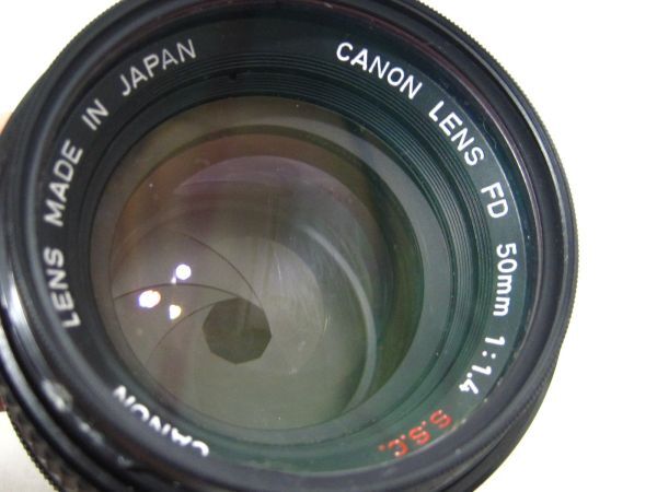 M1-725◆1円スタート ジャンク品 CANON AE-1 フィルムカメラ / レンズ FD 50mm 1:1.4 / フィルター / スピードライト 277T など_画像6