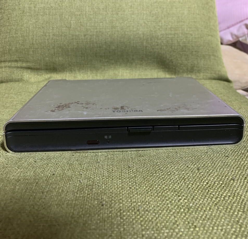 [ジャンク]☆TOSHIBA☆東芝♪ポータブルDVDプレーヤー☆SD-P1600 & バッテリーパック☆SD-PBP16♪作動確認済み♪_画像4