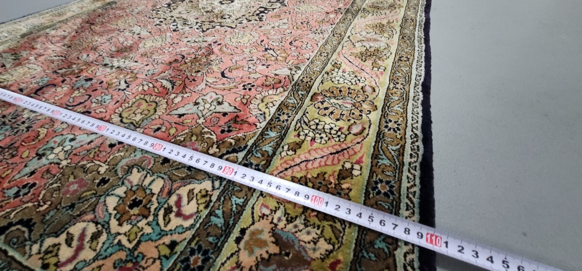 ペルシャ絨毯 クム産 100%シル綺麗な状態 クリーニング済み 綺麗な赤色 オススメ サイズ:162cm×110の画像9