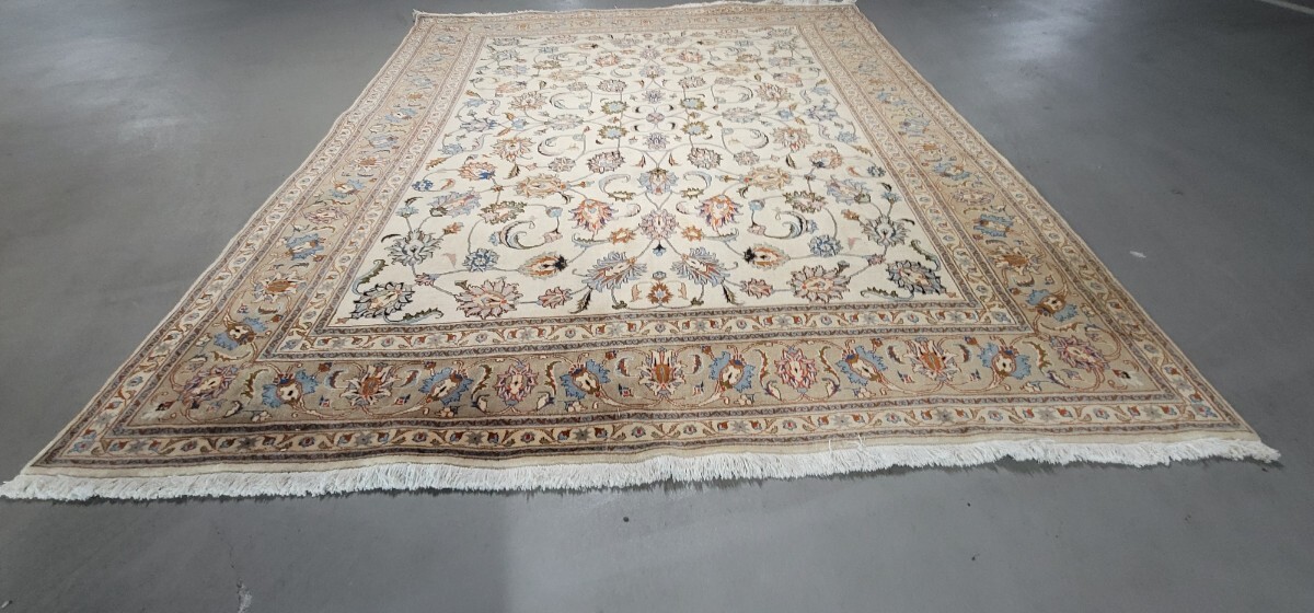 ペルシャ絨毯100%手織り本物保証ケルマン産 新品 綺麗な色とシンプル柄オススメ サイズ 290cm×247参考価格780万円 綺麗なので和室も良いの画像4