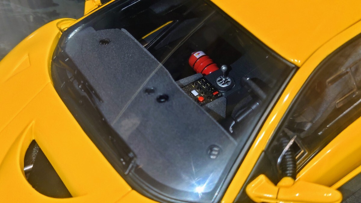 ☆１円スタート☆AUTOart オートアート 1/18 Lamborghini Diablo GTR 2001 YELLOW　ランボルギーニ　ディアブロ　送料無料_画像9