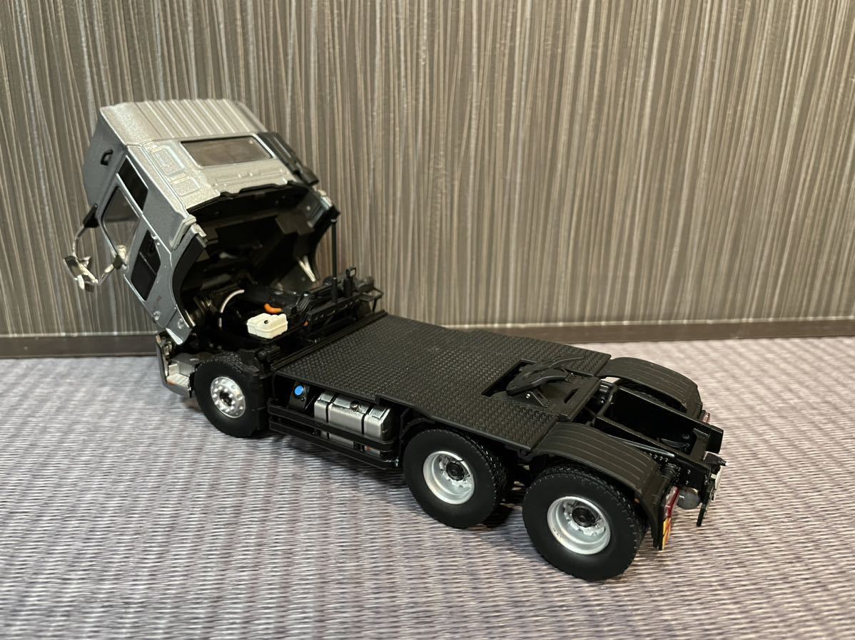 KYOSHO UD Quon GW 6 × 4 トラクター （ホワイト日本トレクス 重機運搬用セミトレーラ （ホワイト） [京商]セット_画像6