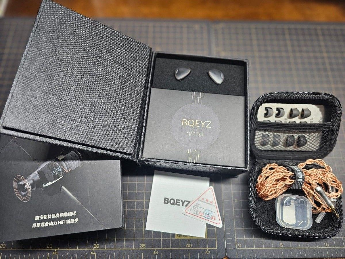 BQEYZ Spring 1トライブリッドイヤホン 2pin 3.5mm