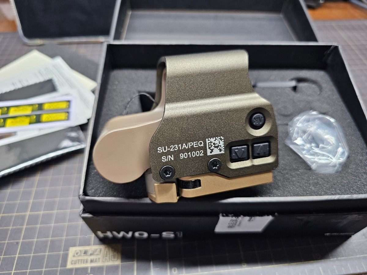 Holy Warrior EoTech HWO-S1 レプリカ TAN