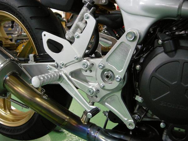 ステップバー②　CBR250RR VTR250 スパーダ CBR500R CBR400R CB500F CB400F CB250N CB400N VRX400 VTR1000F BROS650 BROS400 ブロス ホーク_イメージ画像（使用例）VTR250