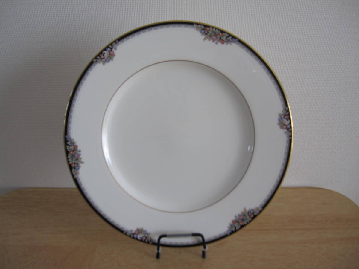 未使用 ☆ Noritake Bone China　ノリタケ　ボーンチャイナ　ディナー皿　27cm ☆ 金彩　箱付き　ディナープレート_画像1