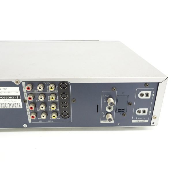 tyom 1202-1 256 Panasonic NV-DH1 パナソニック D-VHSビデオカセットレコーダー 通電OK 動作未確認 リモコン付き 電源コード無し_画像8