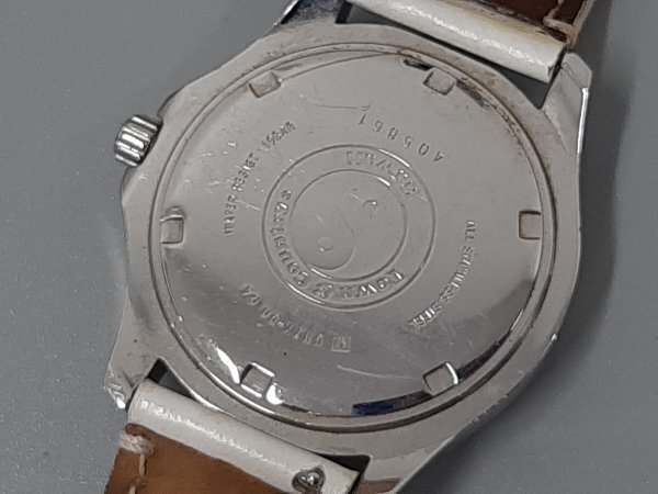 0302U12　時計　腕時計　懐中時計　ジャンク品　おまとめ　ダニエルウェリントン　FOSSIL　など　刻印あり_画像2