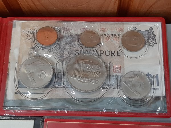 0303U74　世界のコイン　記念コイン　硬貨　おまとめ　シンガポール　イギリス　韓国　中国　アメリカ　など_画像3