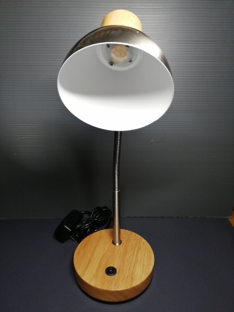 即決美品 オリンピア照明 木と金属のツートン LEDテーブルランプ MotoM(モトム) 白木ナチュラル ビンテージ風 GS1704CR [LED /電球色] zak_画像3
