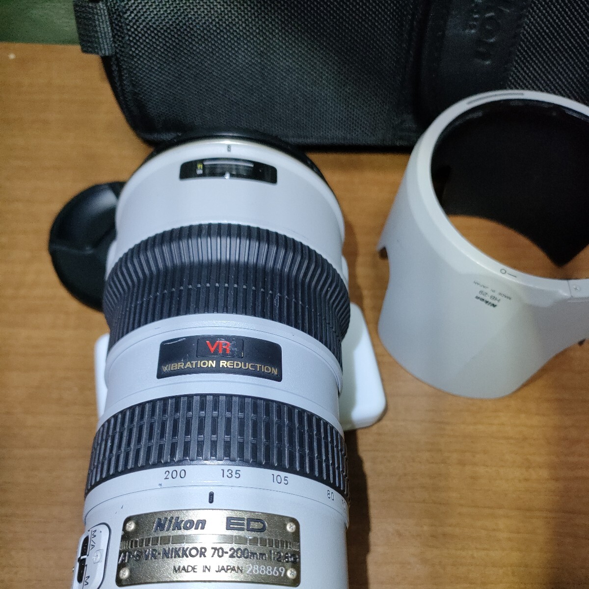 Nikon ニコンED AF-S VR 70-200 F2.8 ライトグレーレンズ 美品 大口径 大三元レンズ の画像8