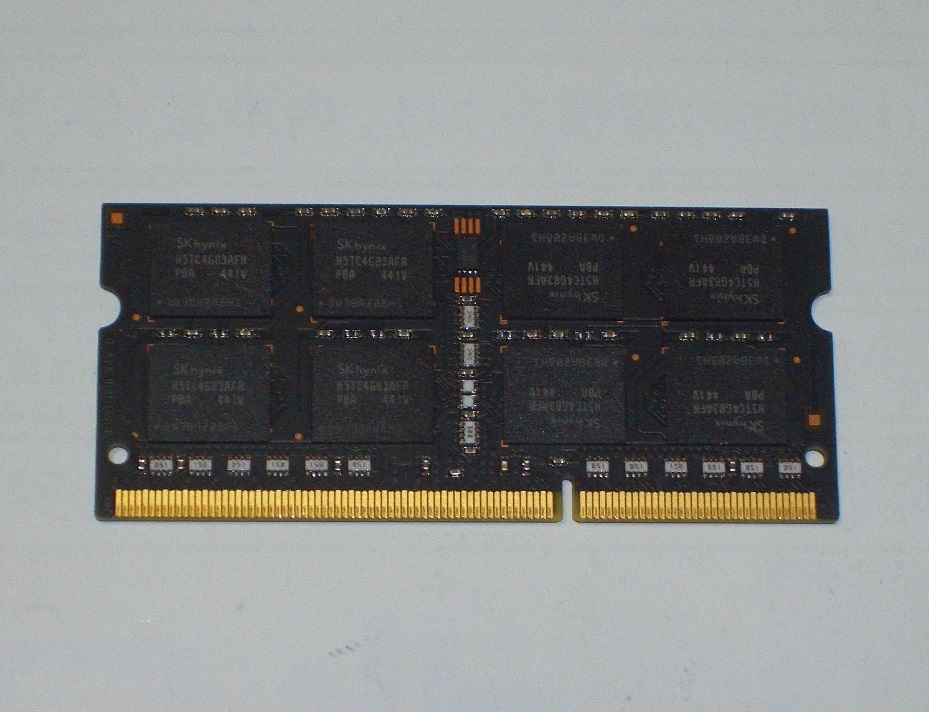 ◆SKhynix製 PC3L-12800 (DDR3L-1600) 204pin 8GB 完動品 即決！★送料120円！_画像2