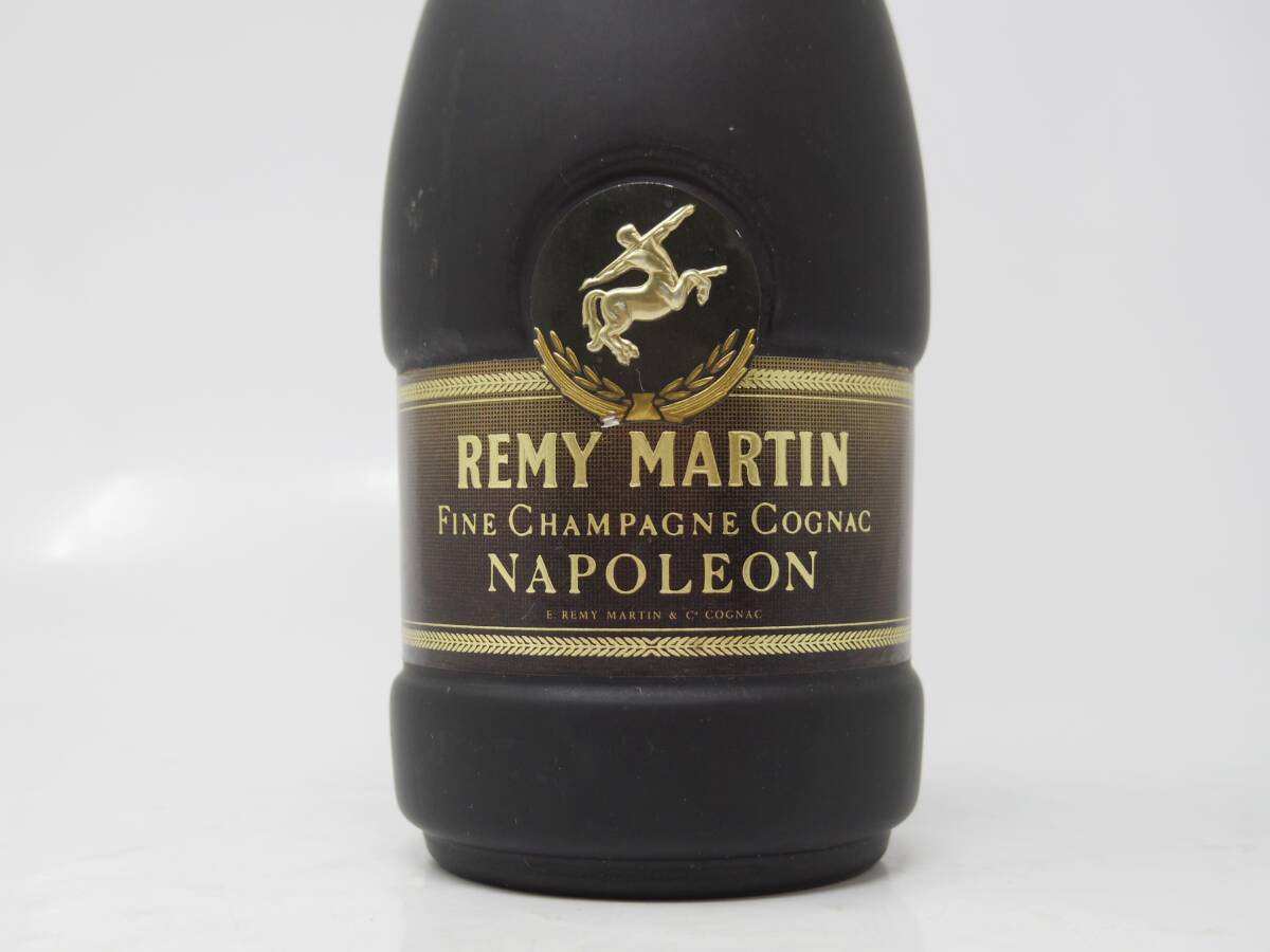 未開栓 REMY MARTIN NAPOLEON レミーマルタン ナポレオン 700ml 40％ 古酒 ブランデー コニャック　　＃63_画像6