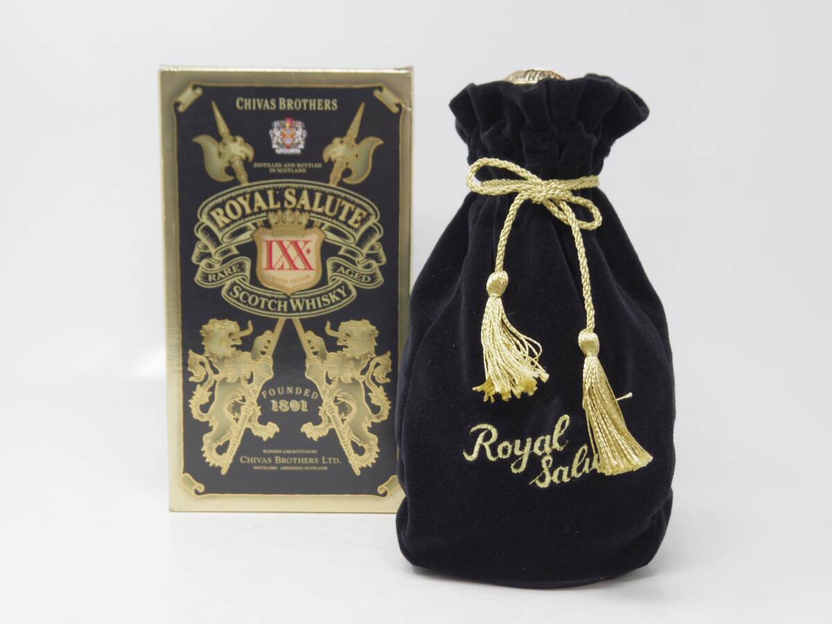 未開栓 ROYAL SALUTE 21年 LXX 700ml 40% 陶器ボトル 黒 巾着・箱付き 古酒 ウイスキー スコッチ シーバスブラザーズ_画像1