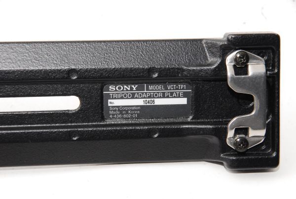 ★極上美品★ ソニー SONY VCT-TP1 RRIPOD ADAPTOR PLATE 三脚アダプター VCT-14 VCT-U14 用 #J38100-110_画像3