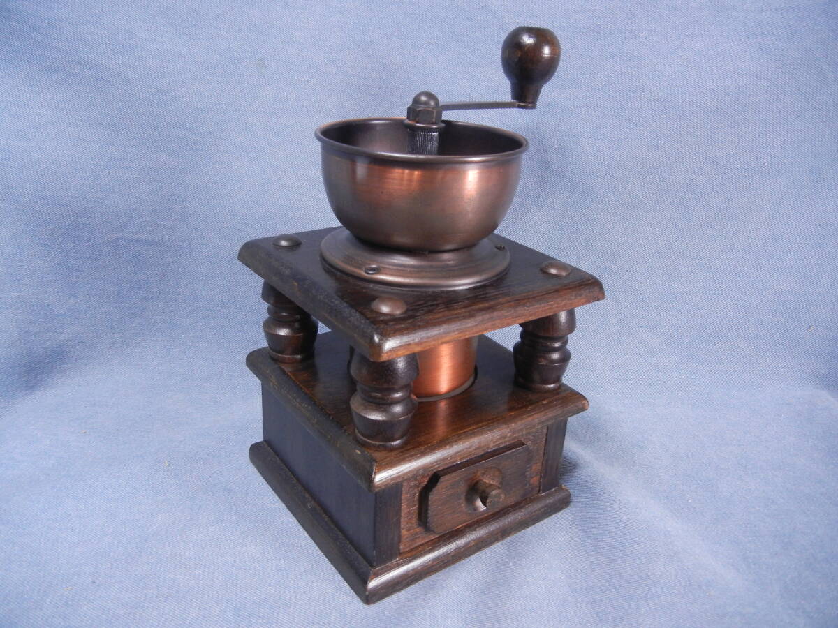 HARIO　COFFEE　MILL コーヒーミル 木製 手挽き 手動 ドームミル 小型 アウトドア キャンプ _画像2