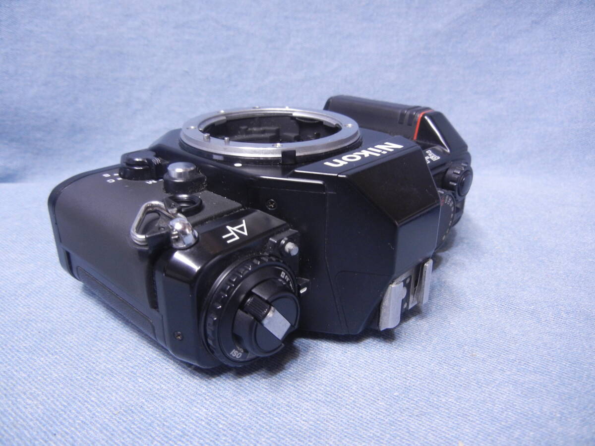 Nikon 　F-501 AFフィルムカメラ ボデーのみ　通電　フィルム巻き取り　シャター作動_画像3