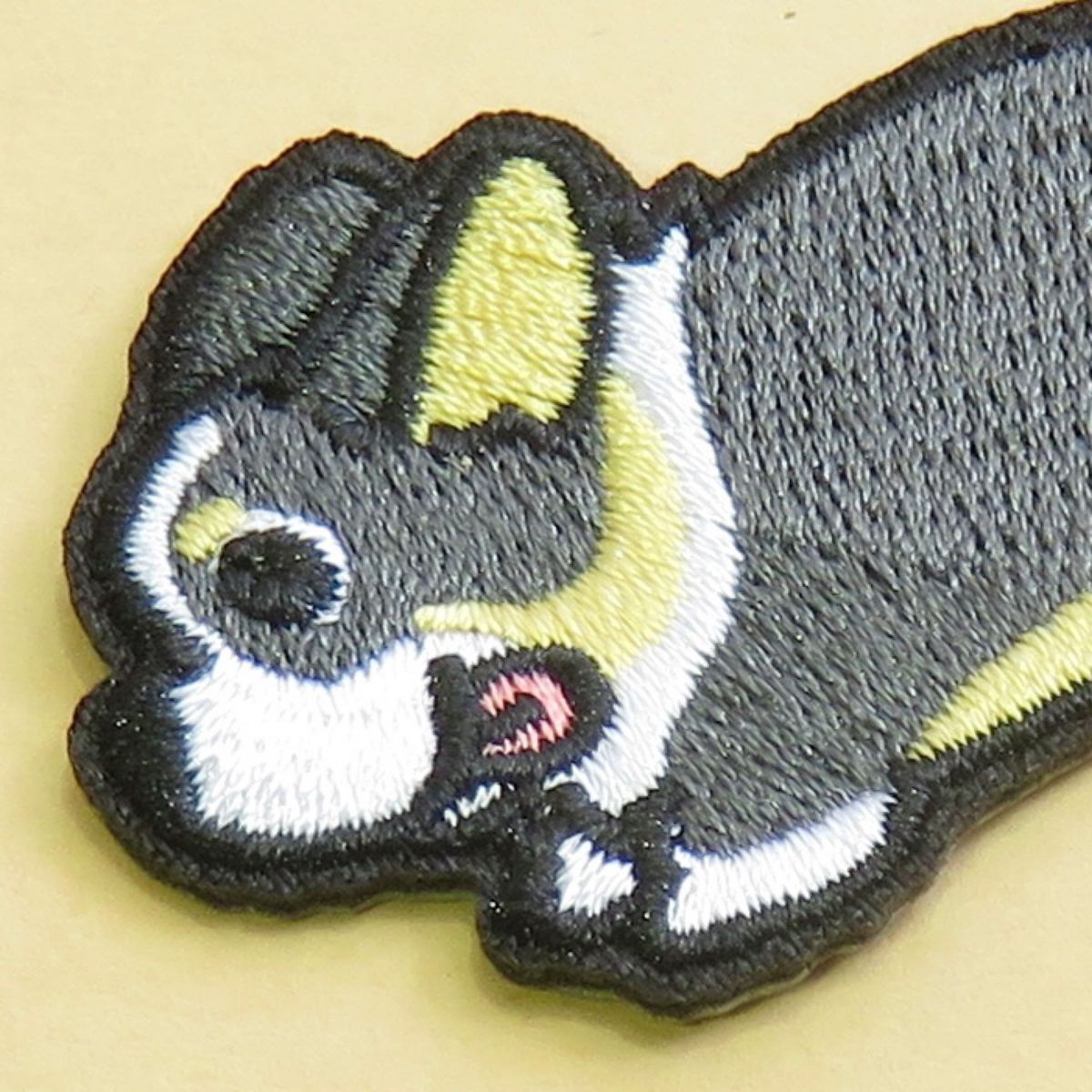 【2枚セット】コーギー 犬 刺繍 アイロン ワッペン アップリケ an-s50 手芸用品 アレンジ patch パッチ