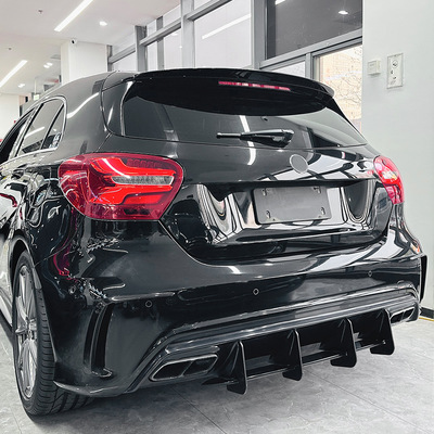 リアバンパー ディフューザー ベンツ Aクラス W176 A180 A45 AMG 2013〜2018 センター 4本 カナード ブラック リアスポイラー　社外　_画像2