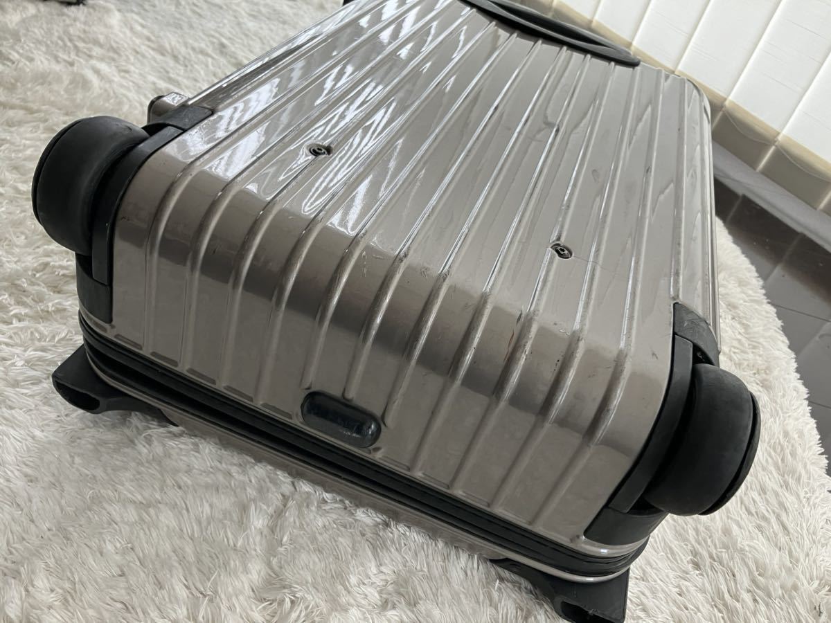 RIMOWA　SALSA リモワ　二輪　サルサ キャリーケース　機内持ち込みOK　スーツケース　シルバー　グレー_画像5